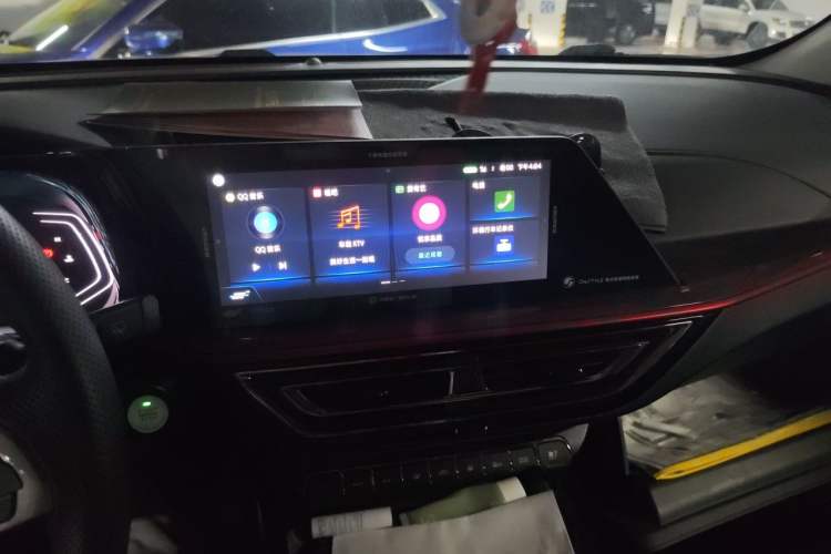 Used CHANGAN OSHAN X5 2021 1.5T DCT Flagship Edition Audio And AC Panel