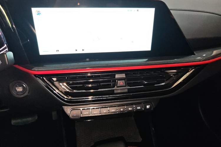 Used CHANGAN OSHAN X5 2021 1.5T DCT Flagship Edition Audio And AC Panel