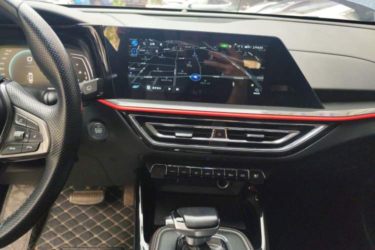 Used CHANGAN OSHAN X5 2021 1.5T DCT Prestige Edition Audio And AC Panel