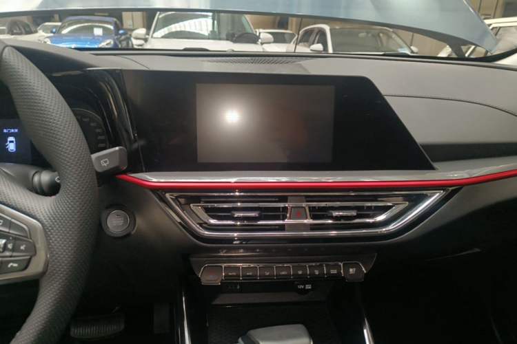 Used CHANGAN OSHAN X5 2021 1.6L CVT Comfort Model Audio And AC Panel