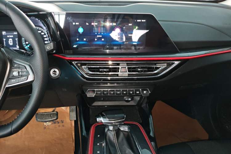 Used CHANGAN OSHAN X5 2021 Revised Version 1.5T DCT Luxury Edition Audio And AC Panel