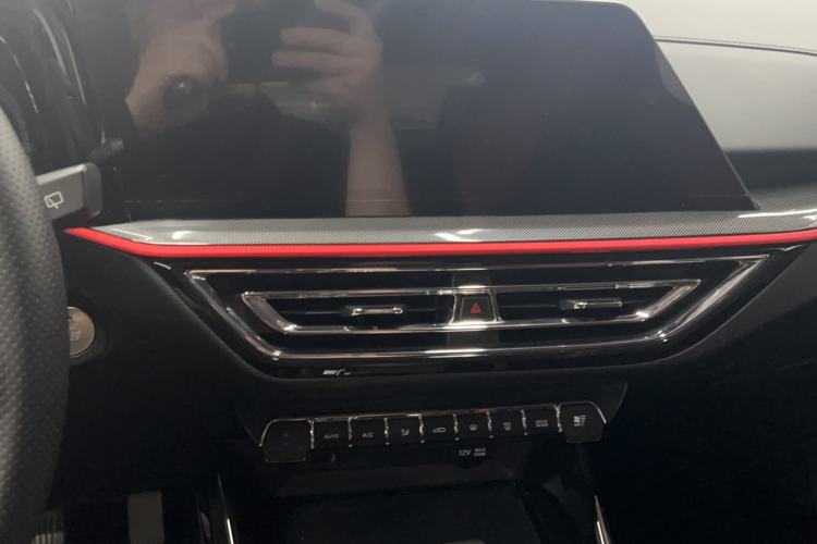Used CHANGAN OSHAN X5 2021 Revised Version 1.5T DCT Luxury Edition Audio And AC Panel