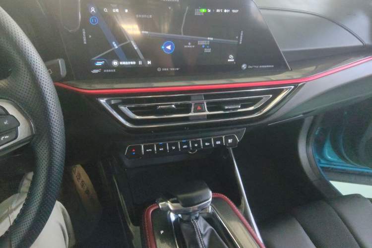 Used CHANGAN OSHAN X5 2021 1.5T DCT Prestige Edition Audio And AC Panel