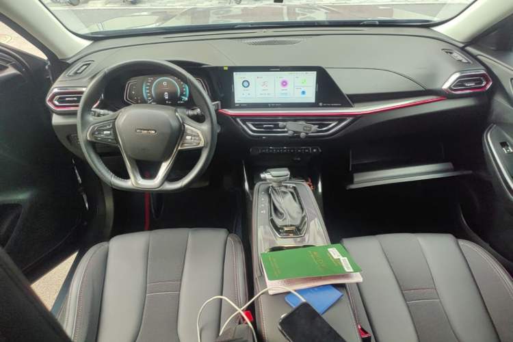 Used CHANGAN OSHAN X5 2021 1.6L CVT Luxury Model Center Console