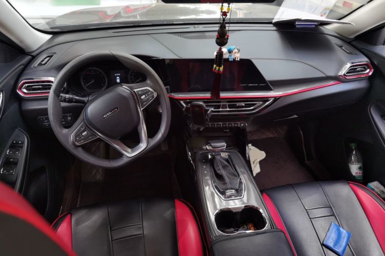 Used CHANGAN OSHAN X5 2021 Revised Version 1.6L CVT Luxury Edition Center Console