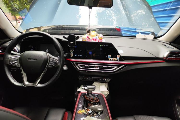 Used CHANGAN OSHAN X5 2021 1.5T DCT Prestige Edition Center Console