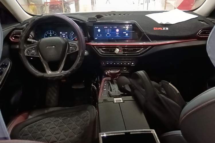 Used CHANGAN OSHAN X5 2021 Revised Version 1.5T DCT Luxury Edition Center Console