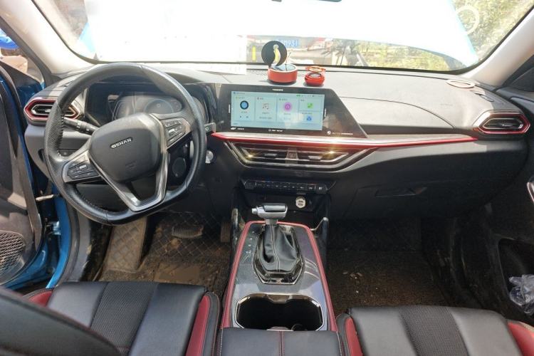 Used CHANGAN OSHAN X5 2021 Revised Version 1.5T DCT Luxury Edition Center Console