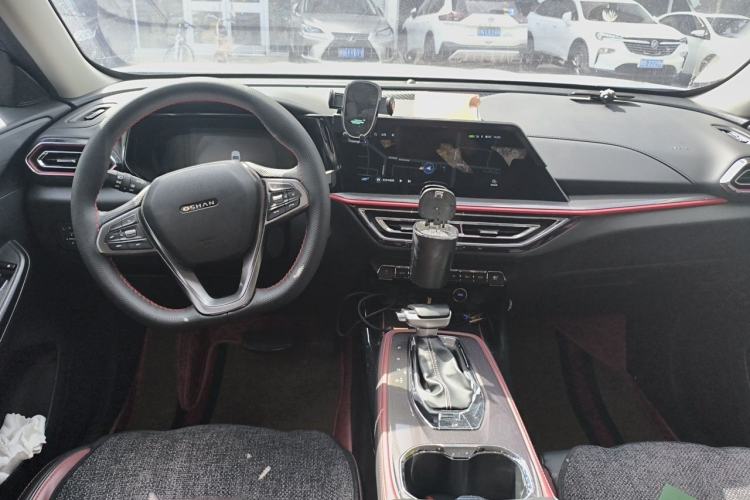 Used CHANGAN OSHAN X5 2021 1.5T DCT Prestige Edition Center Console