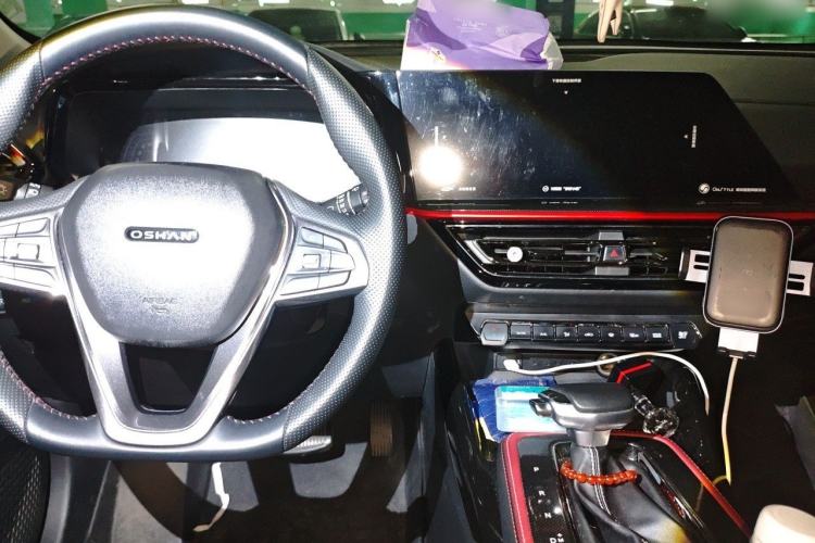 Used CHANGAN OSHAN X5 2021 1.5T DCT Prestige Edition Center Console