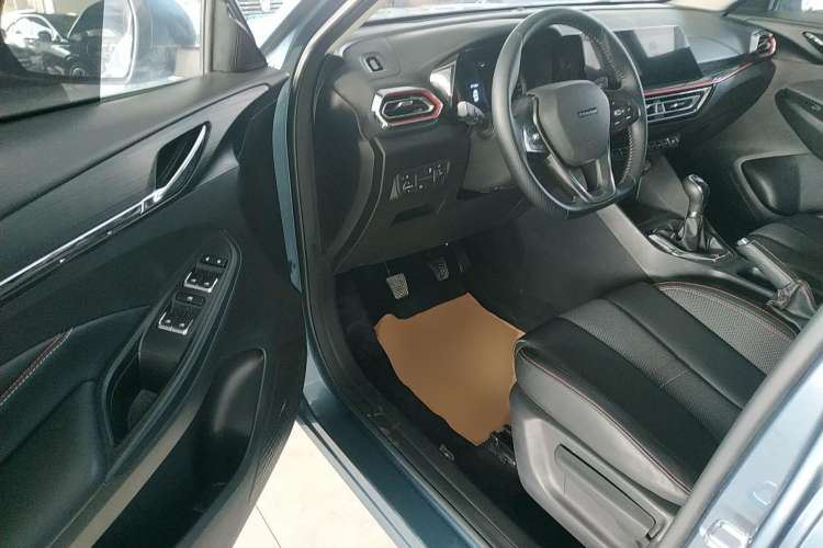 Used CHANGAN OSHAN X5 2021 Revised Version 1.6L Manual Luxury Edition Driver Seat