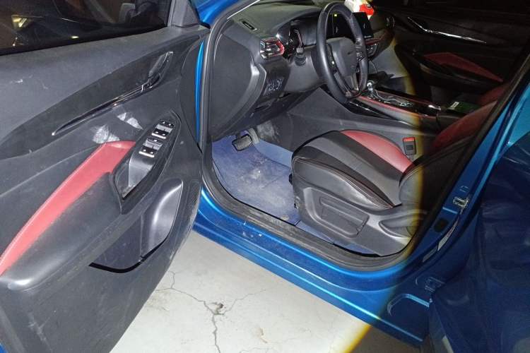 Used CHANGAN OSHAN X5 2021 1.5T DCT Prestige Edition Driver Seat