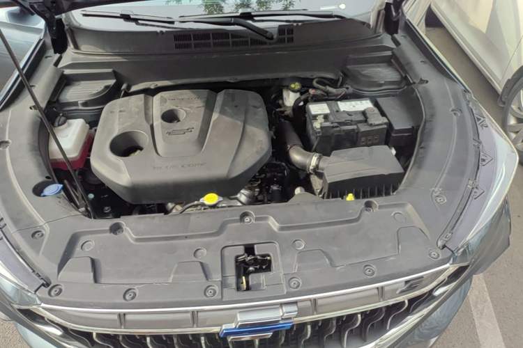 Used CHANGAN OSHAN X5 2021 1.6L CVT Luxury Model Engine Bay