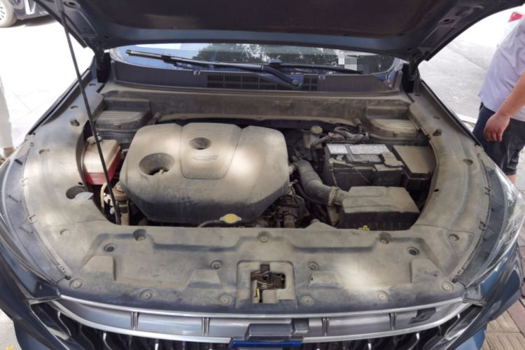 Used CHANGAN OSHAN X5 2021 Revised Version 1.6L CVT Luxury Edition Engine Bay