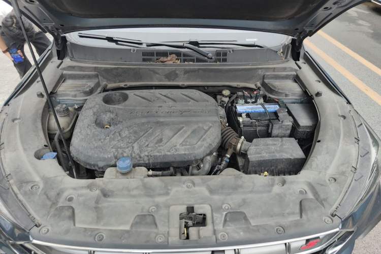 Used CHANGAN OSHAN X5 2021 Revised Version 1.5T DCT Luxury Edition Engine Bay