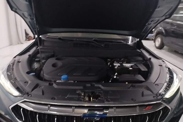 Used CHANGAN OSHAN X5 2021 1.5T DCT Prestige Edition Engine Bay