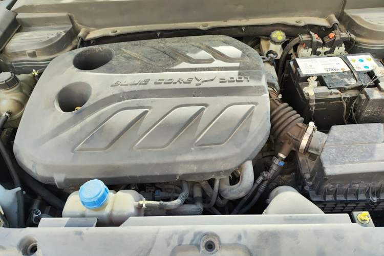 Used CHANGAN OSHAN X5 2021 Revised Version 1.5T DCT Luxury Edition Engine Bay