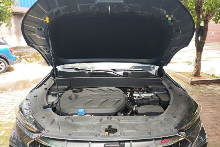 Used CHANGAN OSHAN X5 2021 1.5T DCT Prestige Edition Engine Bay