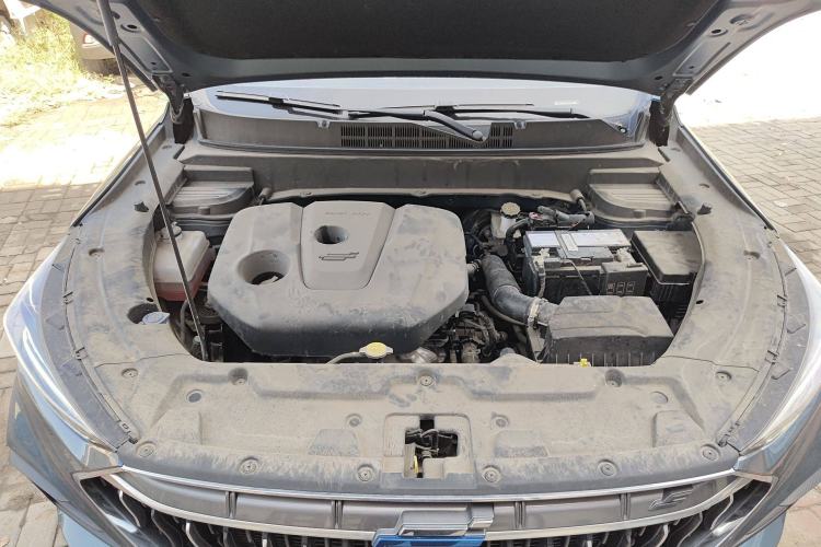 Used CHANGAN OSHAN X5 2021 Revised Version 1.6L Manual Luxury Edition Engine Bay