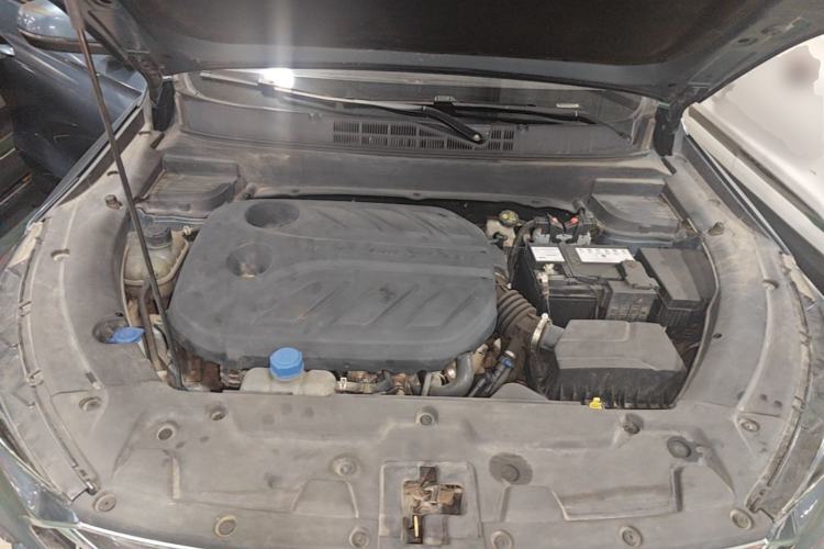 Used CHANGAN OSHAN X5 2021 Revised Version 1.5T DCT Luxury Edition Engine Bay
