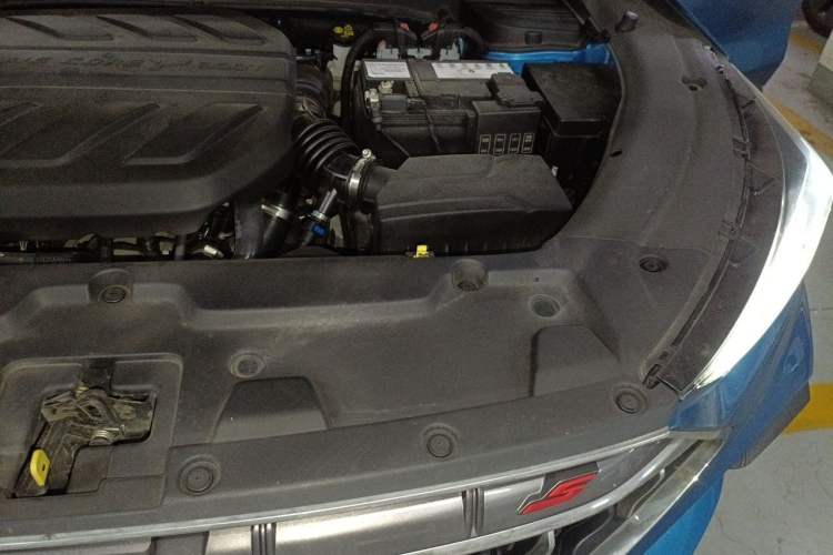 Used CHANGAN OSHAN X5 2021 1.5T DCT Prestige Edition Engine Bay Left