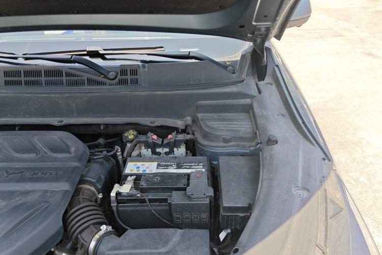 Used CHANGAN OSHAN X5 2021 1.5T DCT Flagship Edition Engine Bay Left