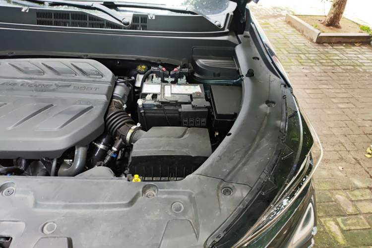 Used CHANGAN OSHAN X5 2021 1.5T DCT Prestige Edition Engine Bay Left