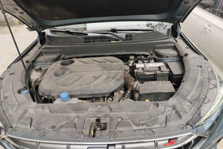 Used CHANGAN OSHAN X5 2021 1.5T DCT Prestige Edition Engine Bay