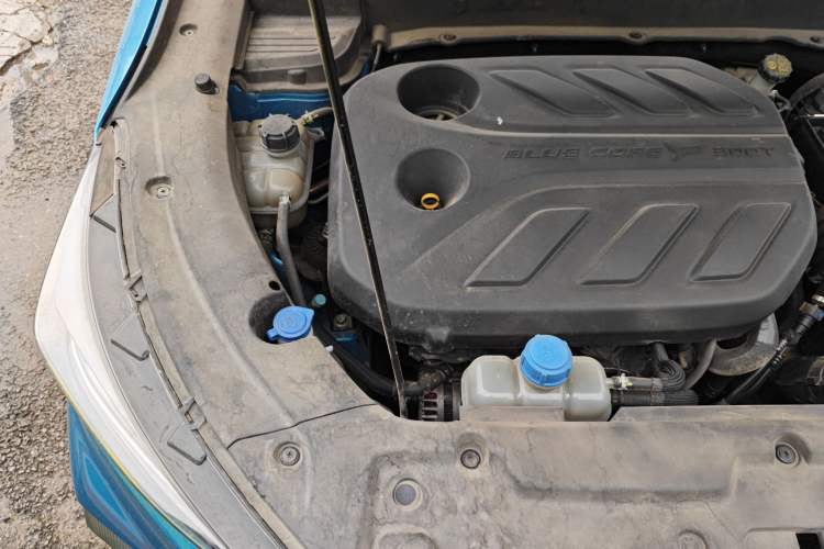 Used CHANGAN OSHAN X5 2021 1.5T DCT Flagship Edition Engine Bay Right
