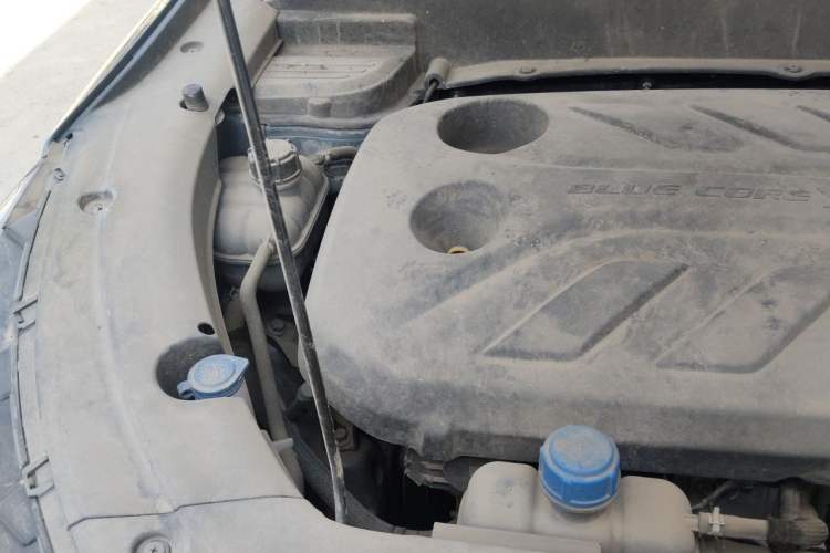 Used CHANGAN OSHAN X5 2021 1.5T DCT Prestige Edition Engine Bay Right
