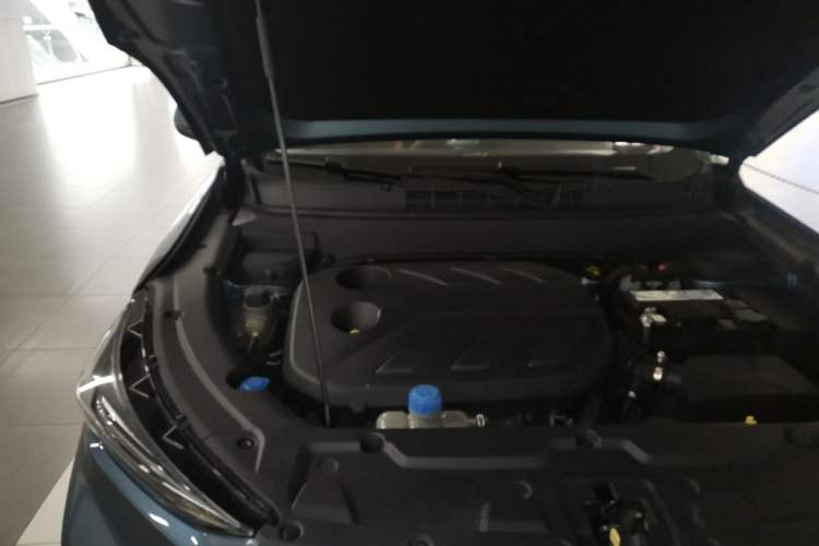 Used CHANGAN OSHAN X5 2021 1.5T DCT Prestige Edition Engine Bay Right