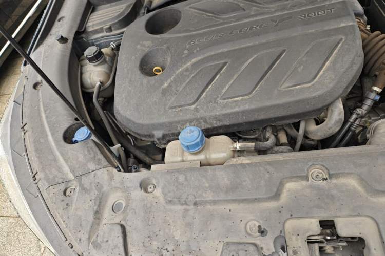 Used CHANGAN OSHAN X5 2021 1.5T DCT Flagship Edition Engine Bay Right