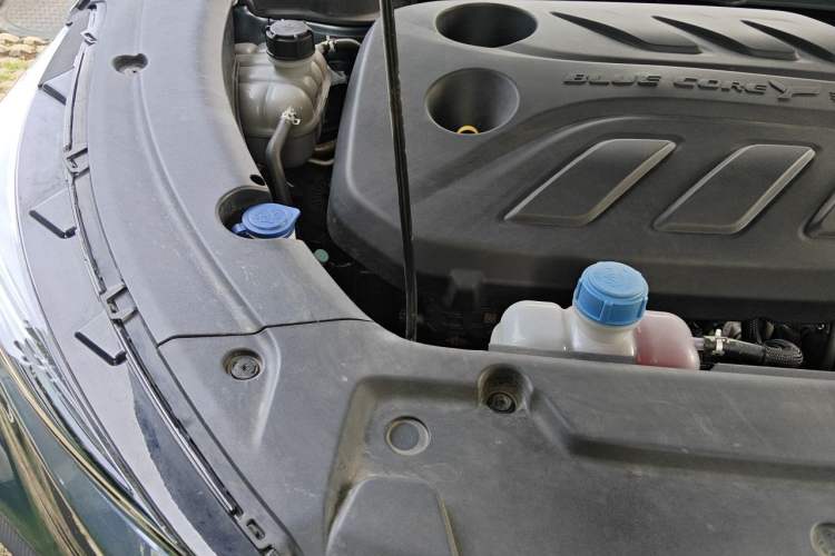 Used CHANGAN OSHAN X5 2021 1.5T DCT Flagship Edition Engine Bay Right