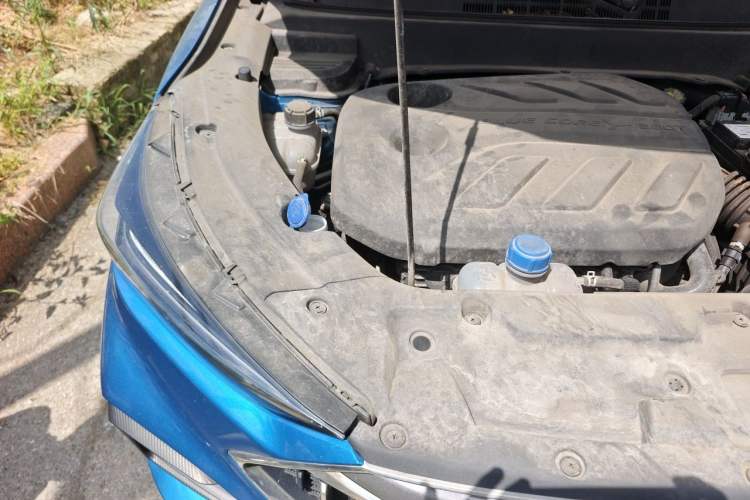 Used CHANGAN OSHAN X5 2021 Revised Version 1.5T DCT Luxury Edition Engine Bay Right