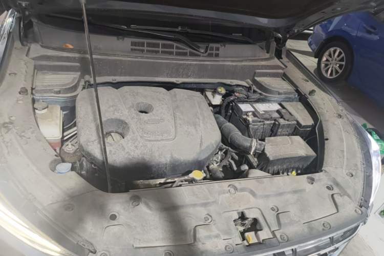 Used CHANGAN OSHAN X5 2021 Revised Version 1.6L Manual Luxury Edition Engine Bay