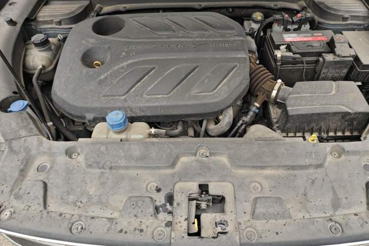 Used CHANGAN OSHAN X5 2021 1.5T DCT Flagship Edition Engine Bay