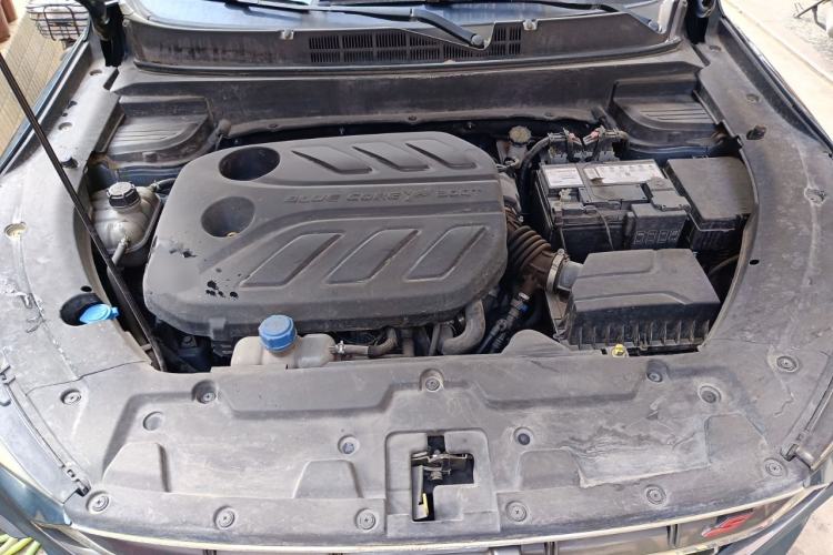 Used CHANGAN OSHAN X5 2021 1.5T DCT Prestige Edition Engine Bay