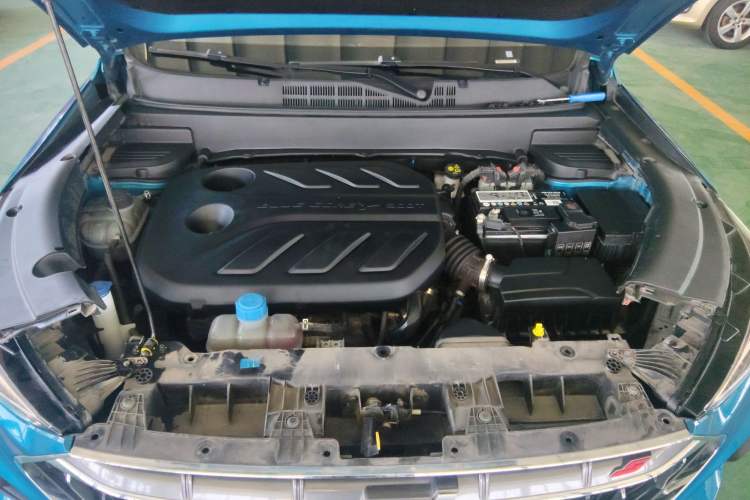 Used CHANGAN OSHAN X5 2021 1.5T DCT Prestige Edition Engine Bay