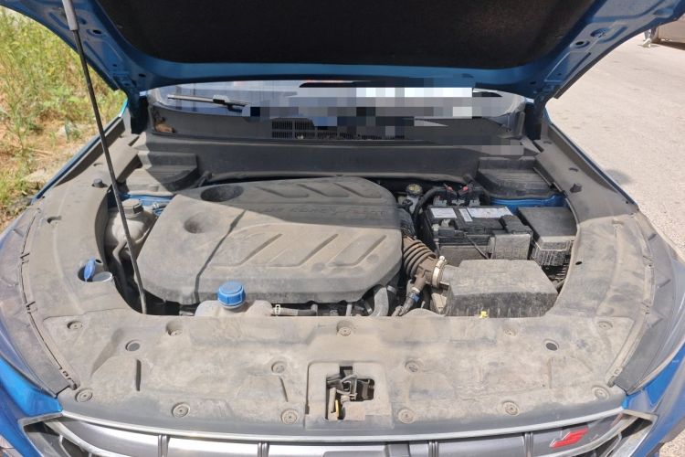 Used CHANGAN OSHAN X5 2021 Revised Version 1.5T DCT Luxury Edition Engine Bay