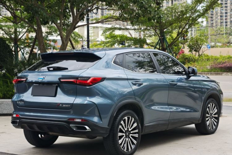 Used CHANGAN OSHAN X5 2021 Revised Version 1.5T DCT Luxury Edition Exterior 2