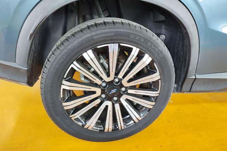 Used CHANGAN OSHAN X5 2021 1.5T DCT Prestige Edition Exterior 5