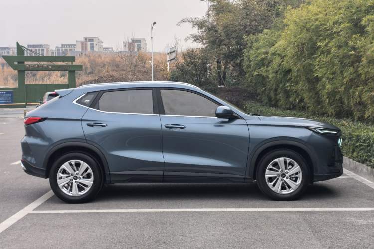 Used CHANGAN OSHAN X5 2021 1.6L CVT Luxury Model Exterior 6