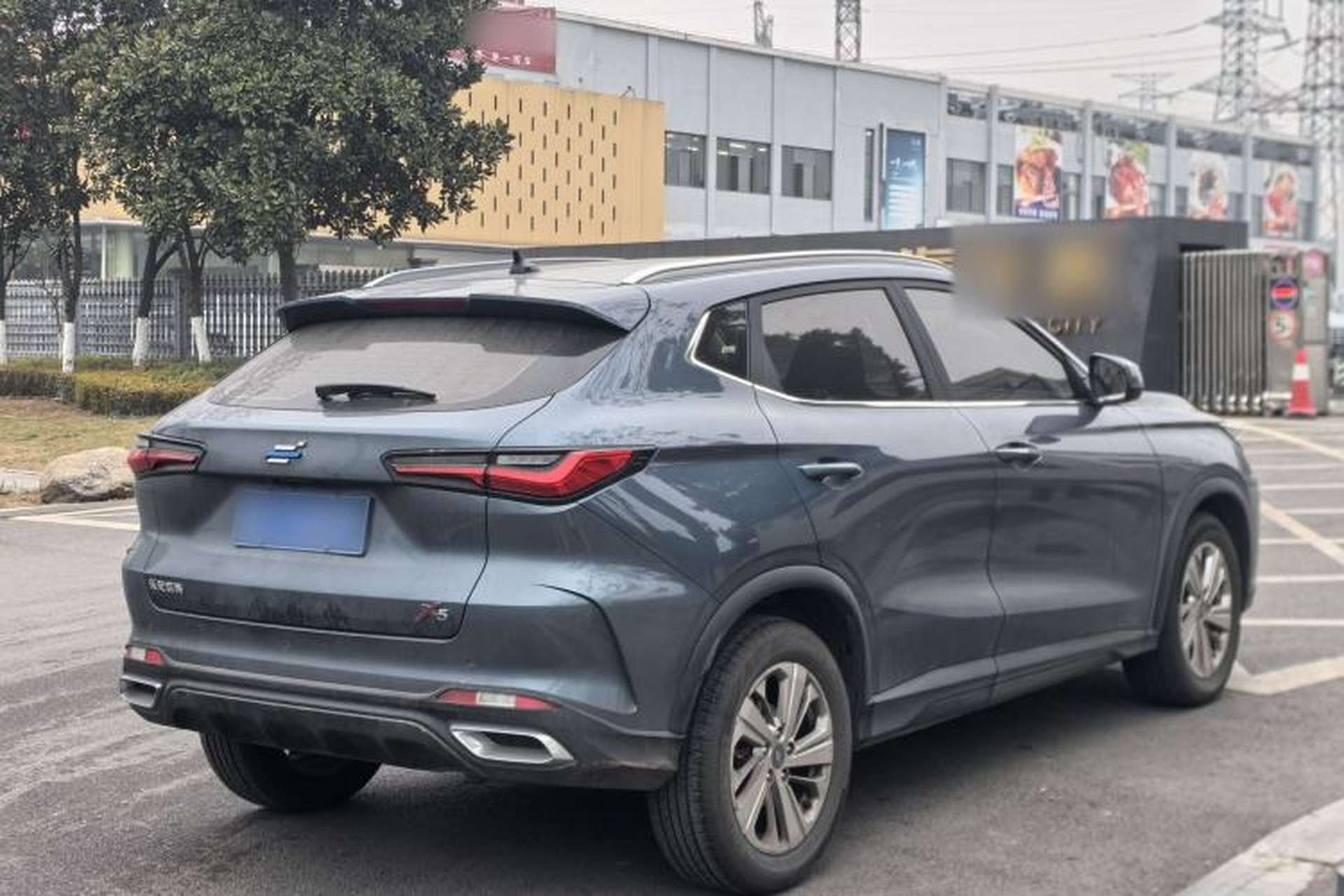 Used CHANGAN OSHAN X5 2021 1.6L CVT Luxury Model Exterior 6