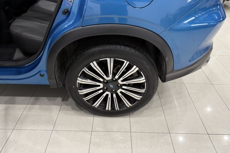 Used CHANGAN OSHAN X5 2021 Revised Version 1.5T DCT Luxury Edition Exterior 8