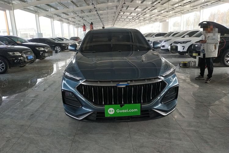 Used CHANGAN OSHAN X5 2021 Revised Version 1.6L Manual Luxury Edition Front