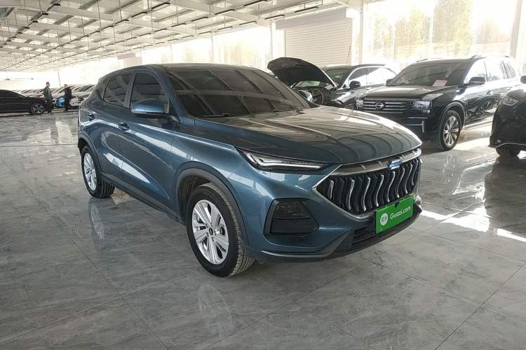 Used CHANGAN OSHAN X5 2021 Revised Version 1.6L Manual Luxury Edition Front Right 45 Deg