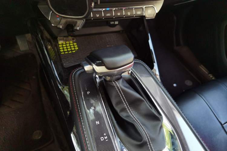 Used CHANGAN OSHAN X5 2021 Revised Version 1.6L CVT Luxury Edition Gear Lever