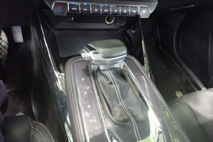 Used CHANGAN OSHAN X5 2021 1.6L CVT Comfort Model Gear Lever