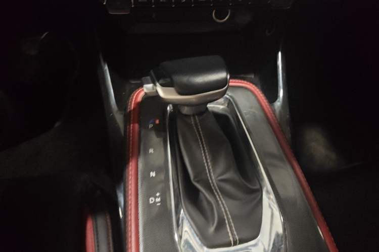 Used CHANGAN OSHAN X5 2021 Revised Version 1.5T DCT Luxury Edition Gear Lever