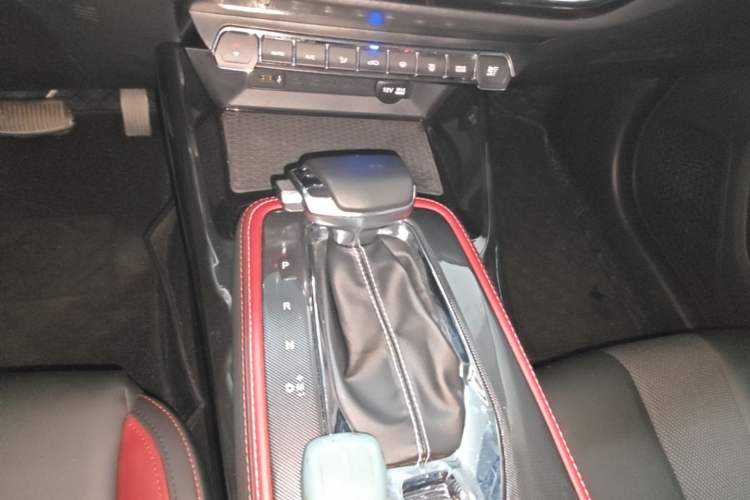 Used CHANGAN OSHAN X5 2021 Revised Version 1.5T DCT Luxury Edition Gear Lever